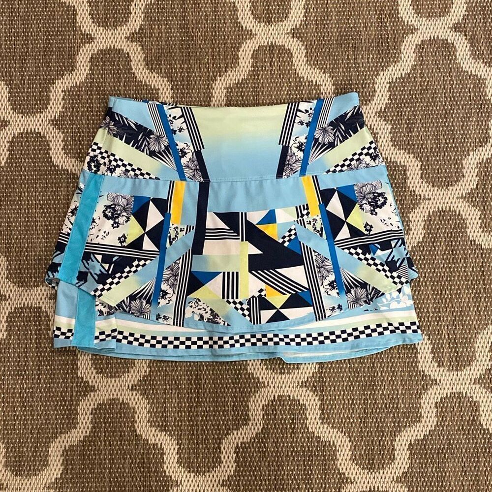 Lucky in Love Urbana flip skort in cool blue color scheme size extra large - Picture 1 of 11